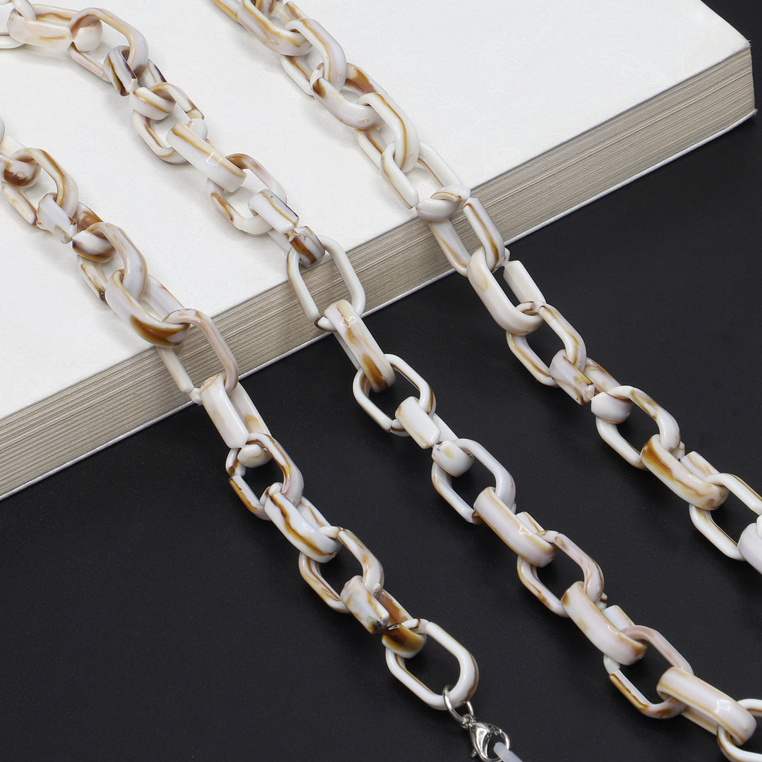 Chunky Acrylic Eyewear Chain Bowlift
