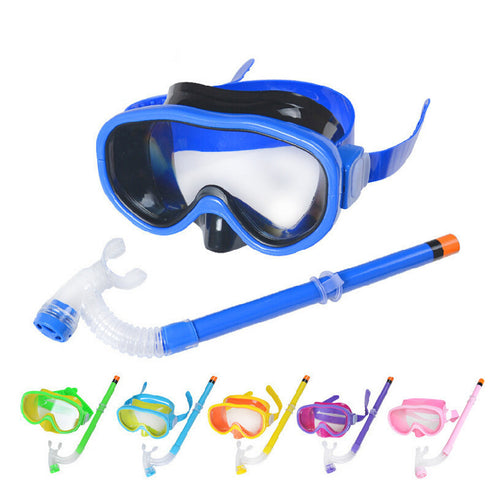 Snorkel mask with ergonomic fit and anti-fog technology Bowlift