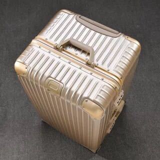 Durable Hard-Shell Travel Suitcase Bowlift