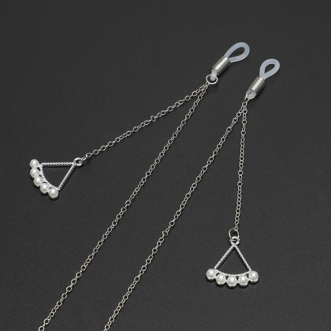 Elegant Triangle-Shaped Eyewear Chain Bowlift