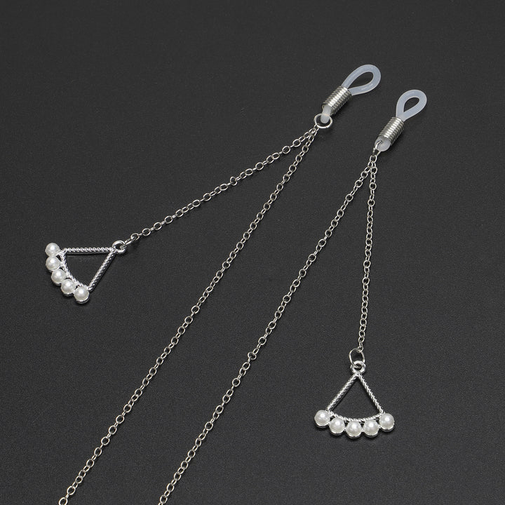 Elegant Triangle-Shaped Eyewear Chain Bowlift