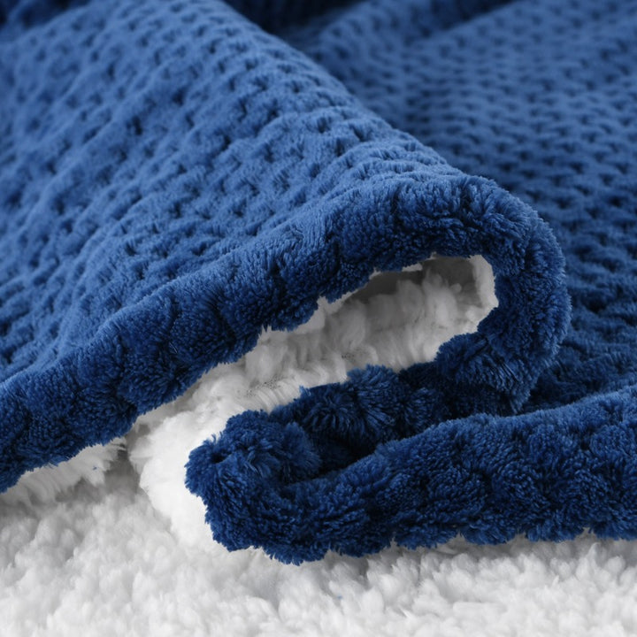 Ladies ultra-soft reversible blanket Bowlift
