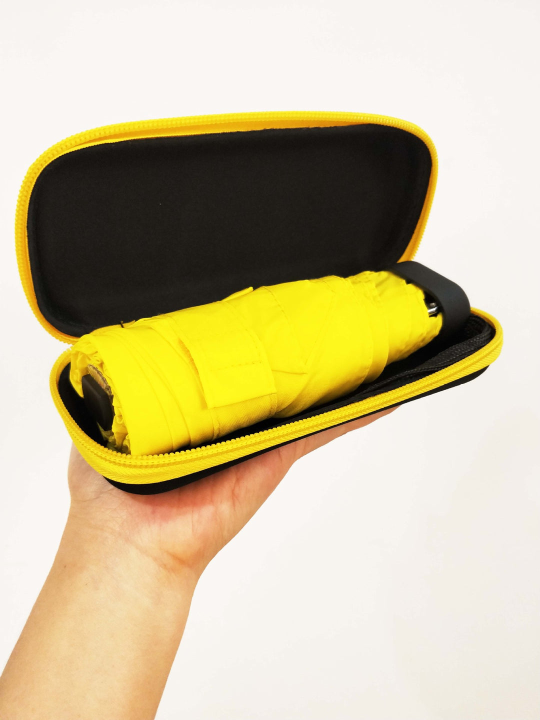 Women's compact and stylish umbrella case Bowlift