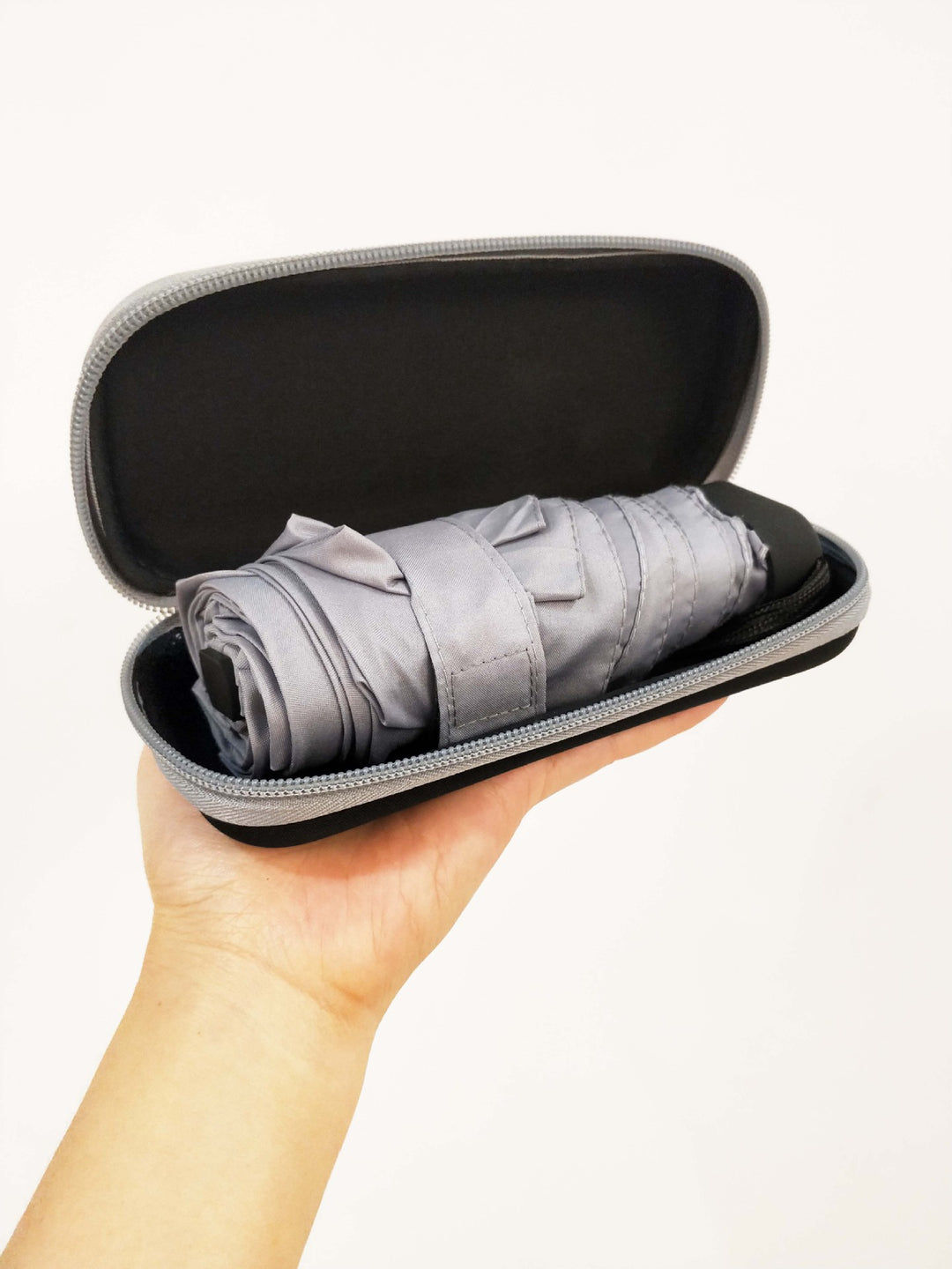 Women's compact and stylish umbrella case Bowlift