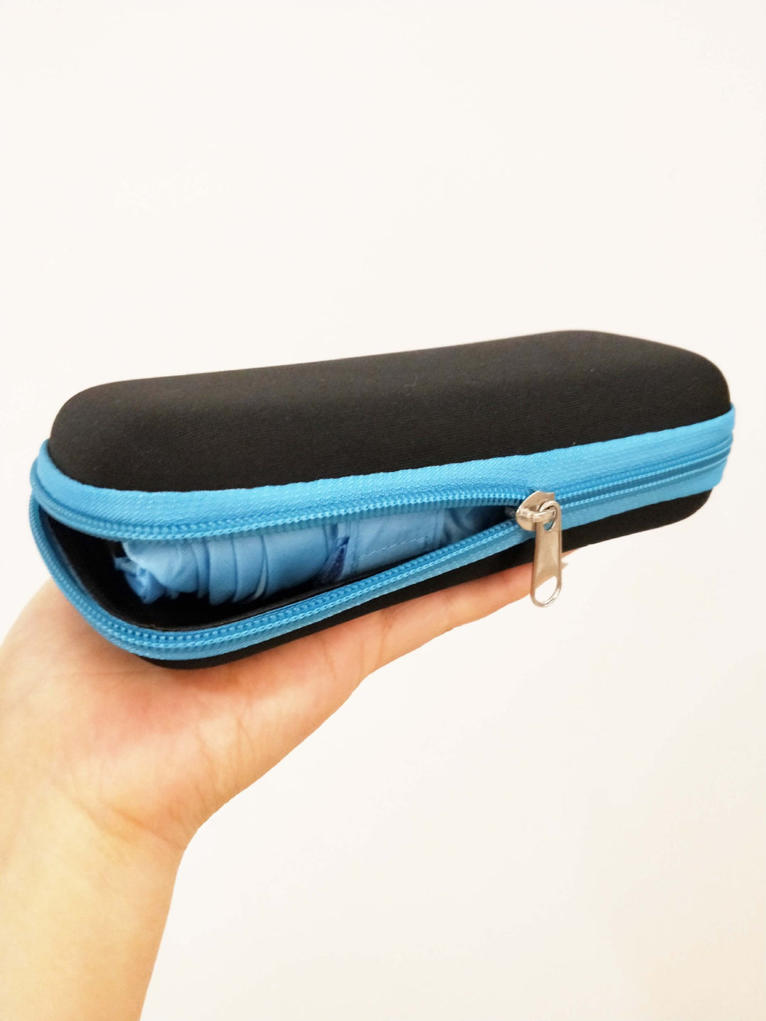 Women's compact and stylish umbrella case Bowlift