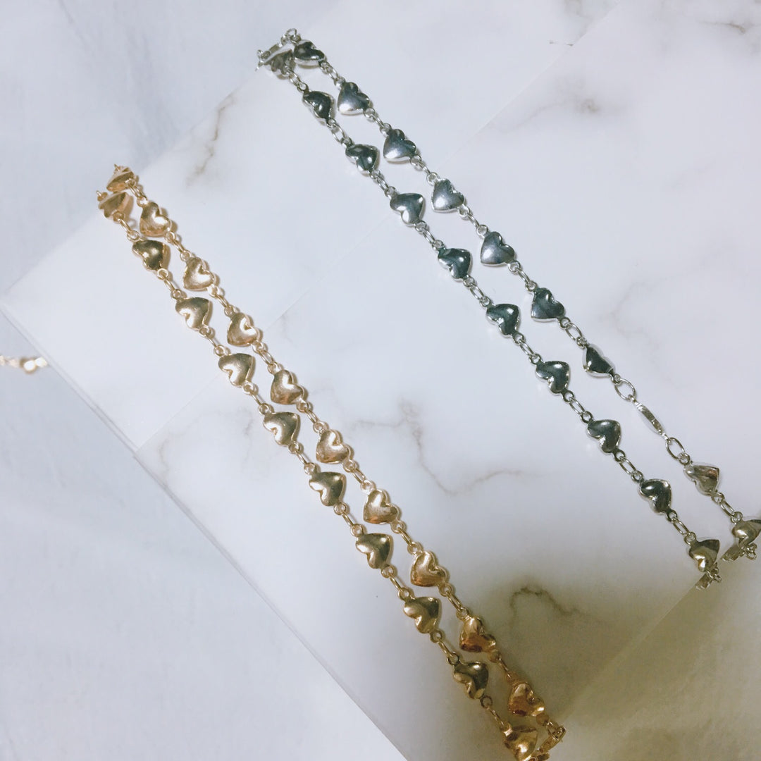 Delicate chain with hearts Bowlift