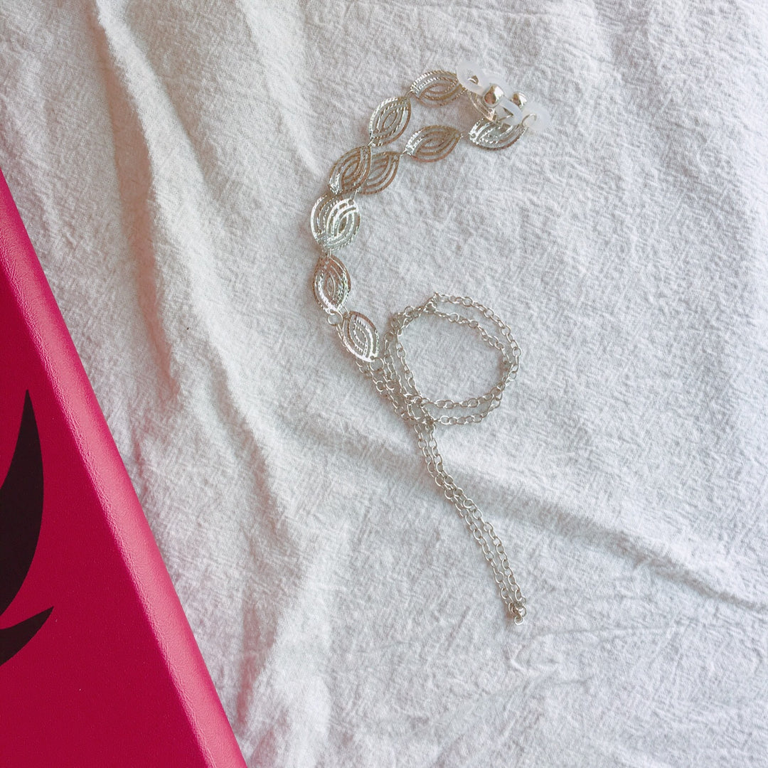 Filigree Silver Necklace Bowlift