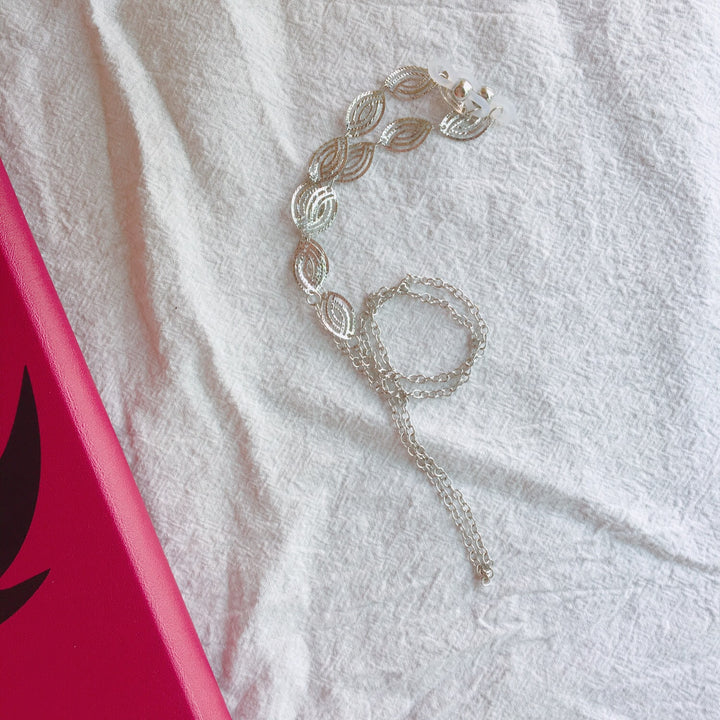 Filigree Silver Necklace Bowlift