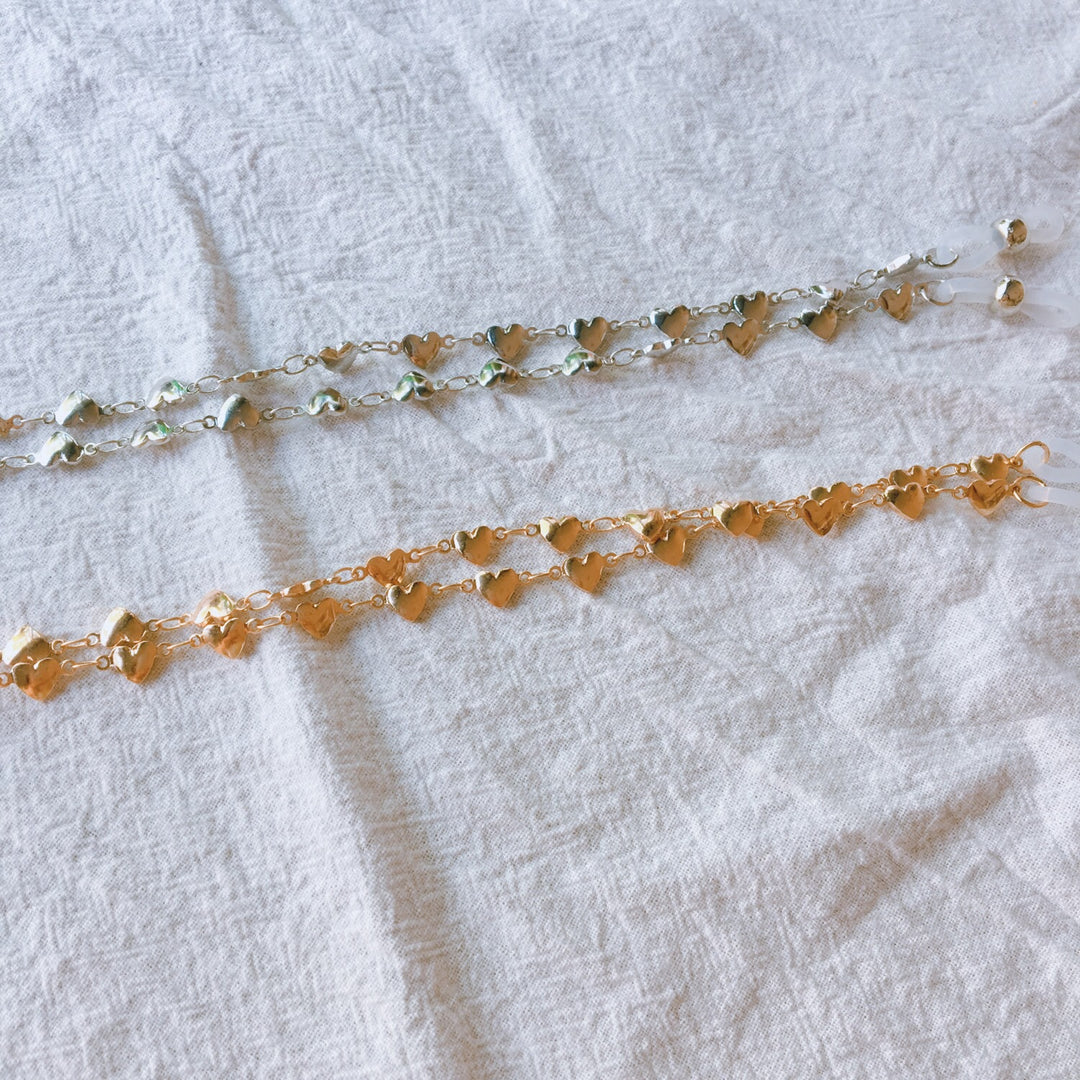 Delicate chain with hearts Bowlift