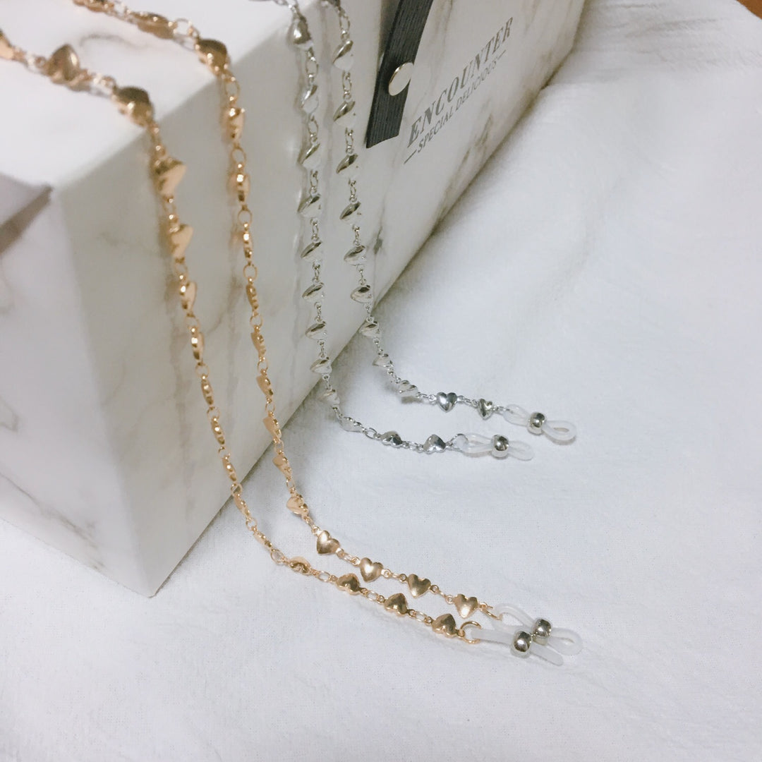 Delicate chain with hearts Bowlift