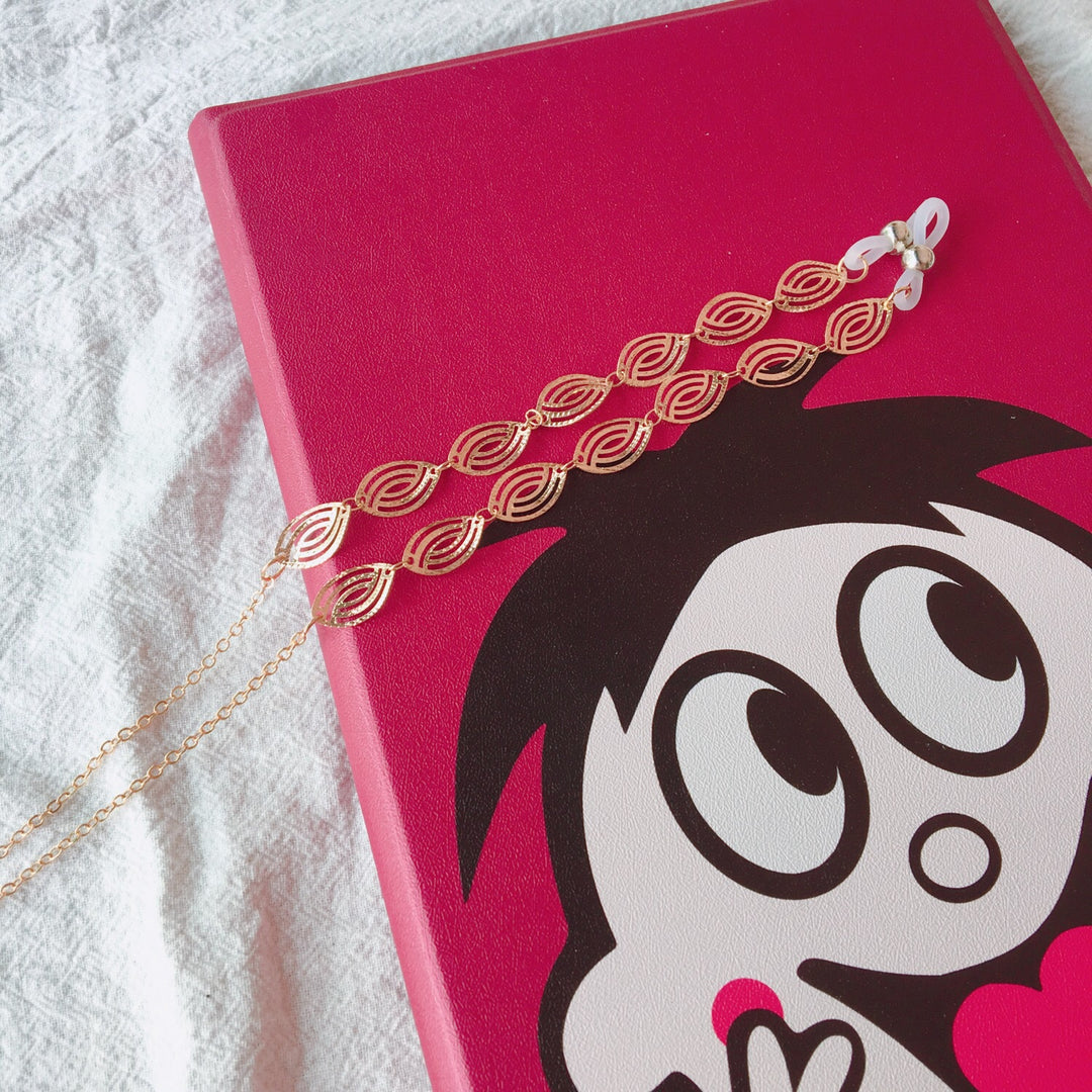Filigree Silver Necklace Bowlift