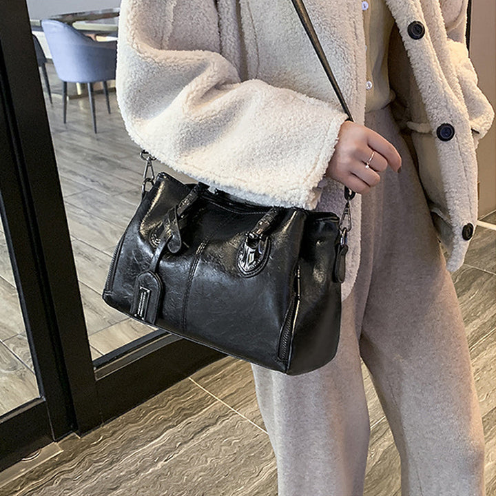 BowLift | New handbags made of oil wax leather Boston, large tote bag made of soft leather