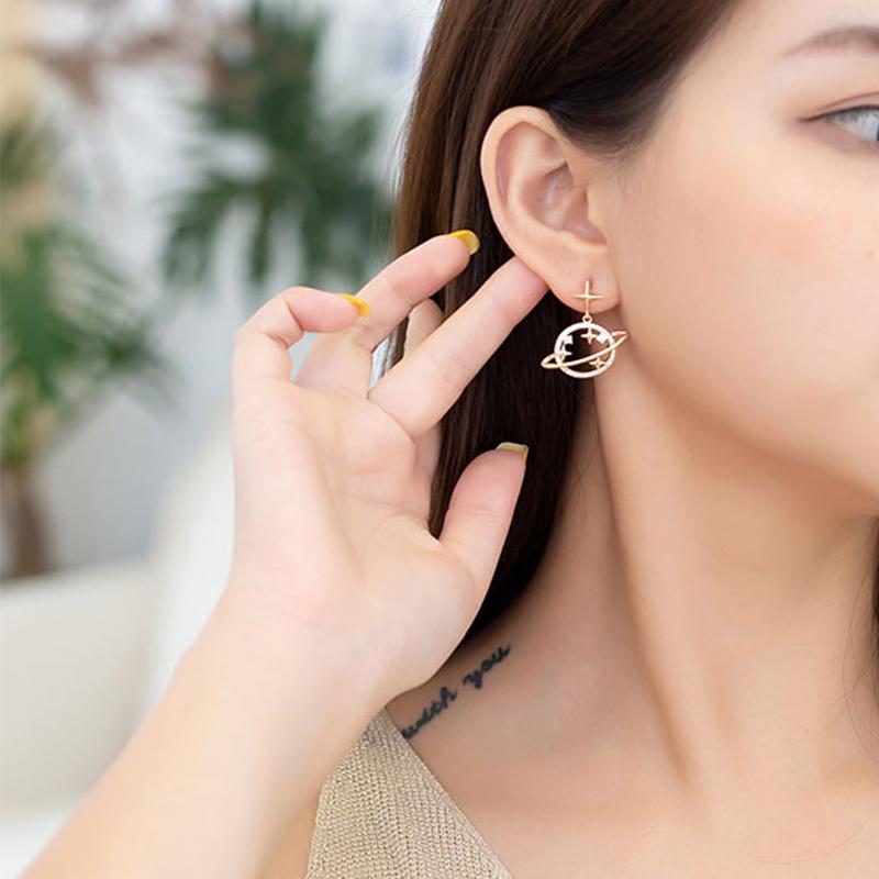 BowLift | Saturn Gold Earrings