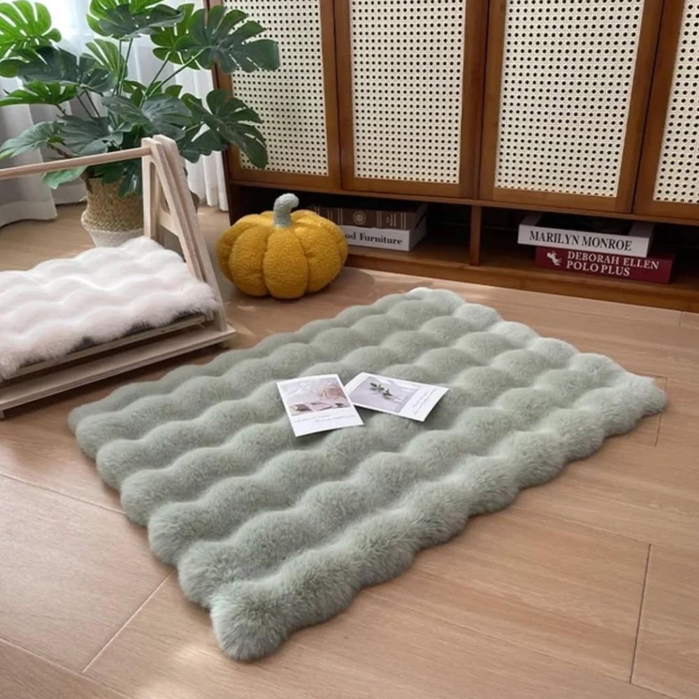 BowLift | Luxury Faux Fur Pet Mat