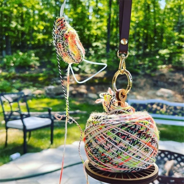 BowLift | FiberDock Tangle Free Knitting