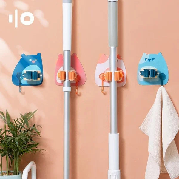 BowLift | Squeeze Silicone Broom Sweeping Water and Pet Hair
