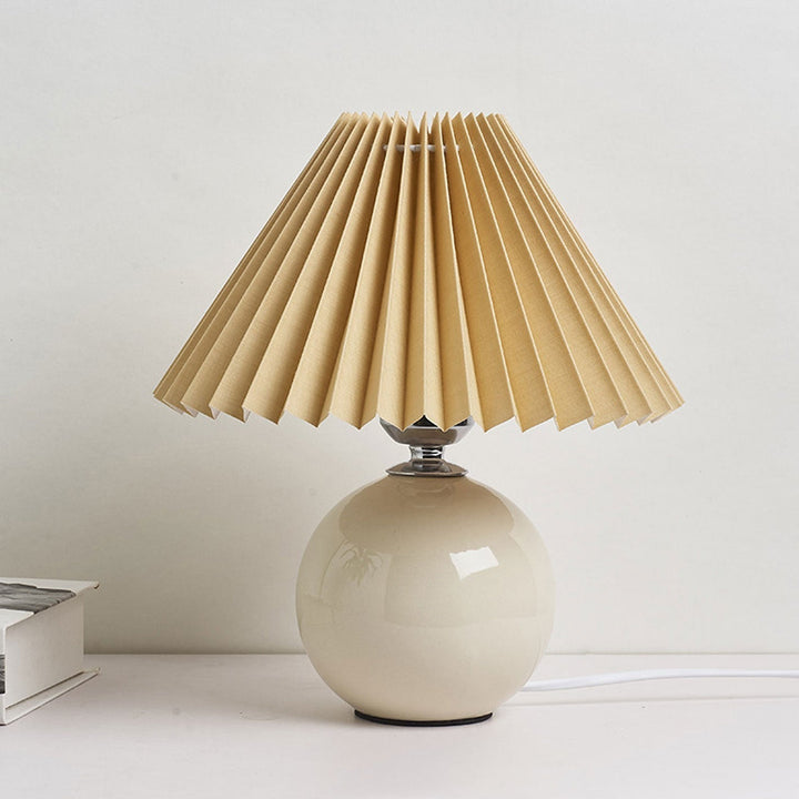 BowLift | Nordic minimalist 1-light table lamp made of ceramic with pleats