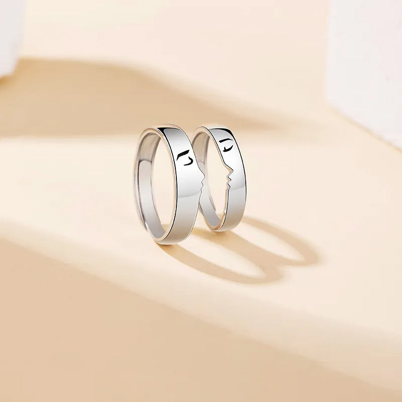 BowLift | Love at first kiss couple rings