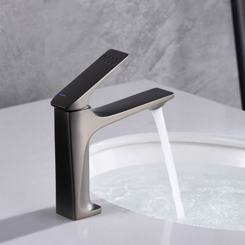 BowLift | Modern Bathroom Faucet Brass Deep Curve Lever Handle with Faucet Hose