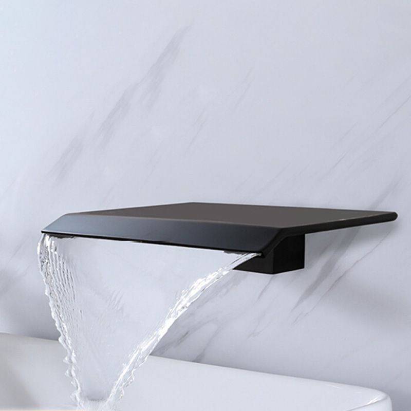 BowLift | Modern Wall-Mounted Bathroom Faucet Low Arc Solid Brass Faucet