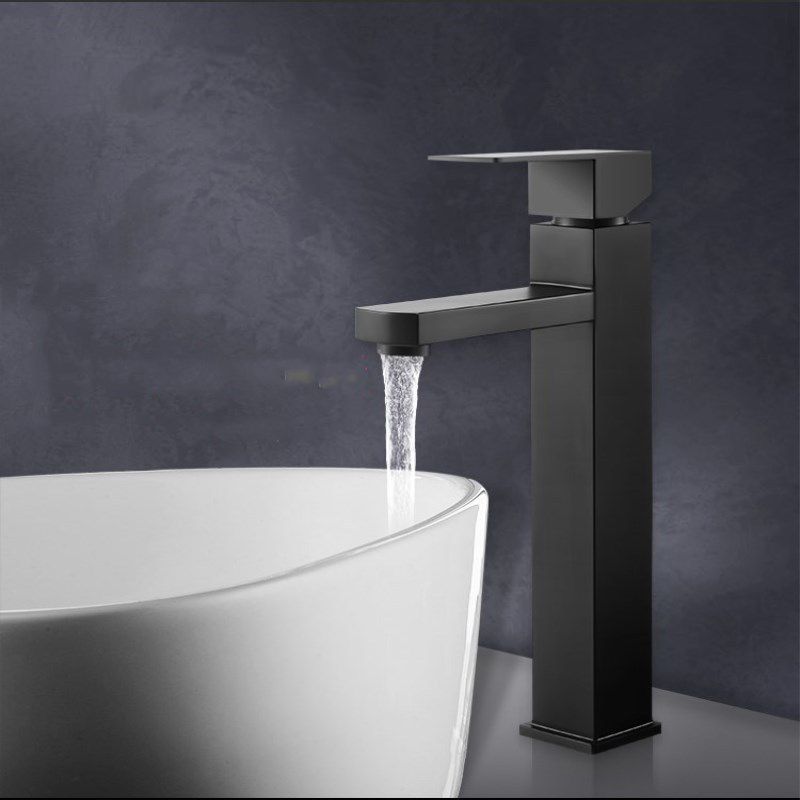 BowLift | Modern Sink Faucet Centerset Bathroom Sink Faucet in Black
