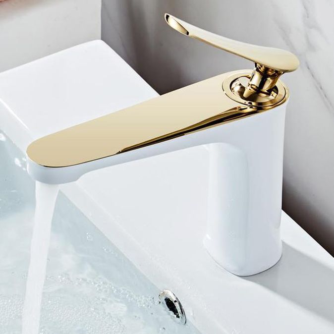 BowLift | Light Luxury Sink Faucet 6.69" H Modern Brass Sink Faucet