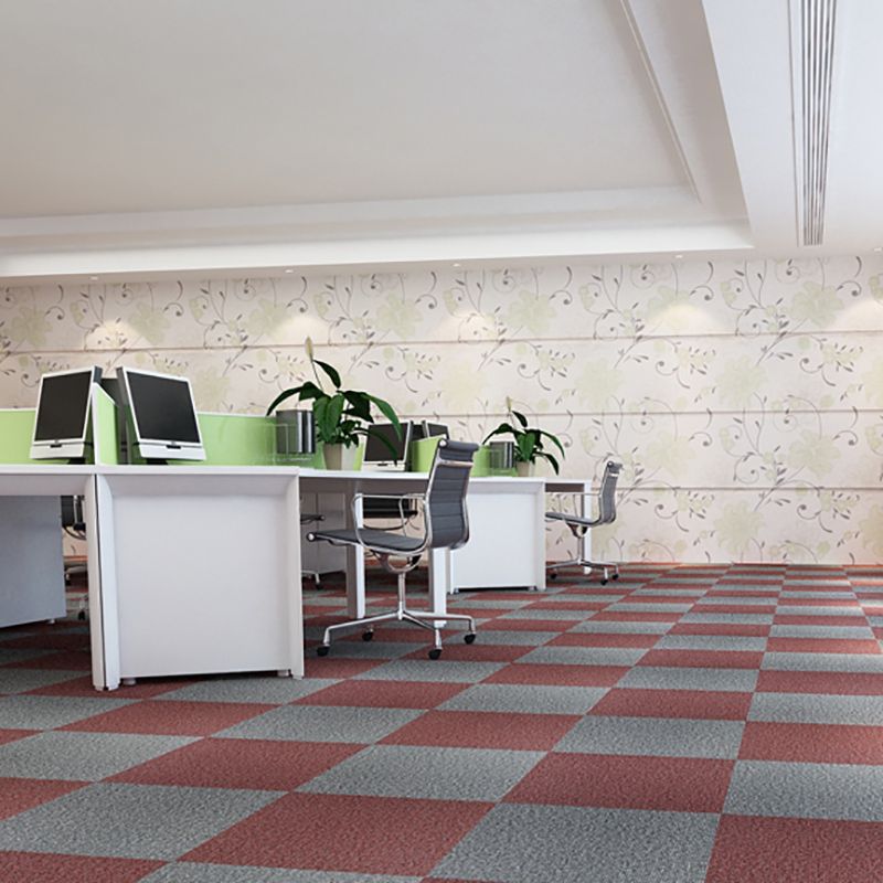 BowLift | Scratch-resistant plastic floor tiles with straight edge for peeling and sticking