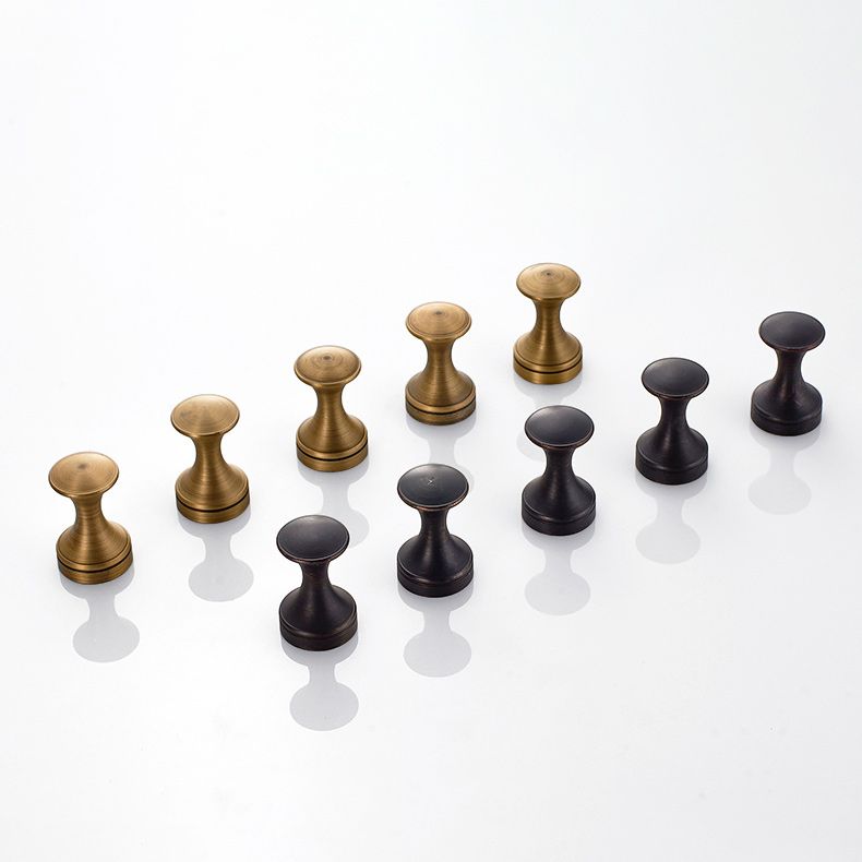 BowLift | 5-piece traditional bathroom accessory set brushed brass bathrobe hooks