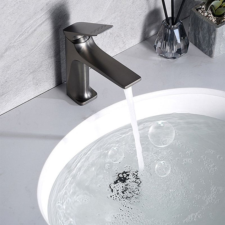 BowLift | Modern Bathroom Faucet Brass Deep Curve Lever Handle with Faucet Hose