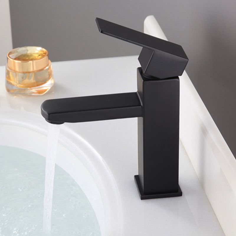BowLift | Modern Sink Faucet Centerset Bathroom Sink Faucet in Black