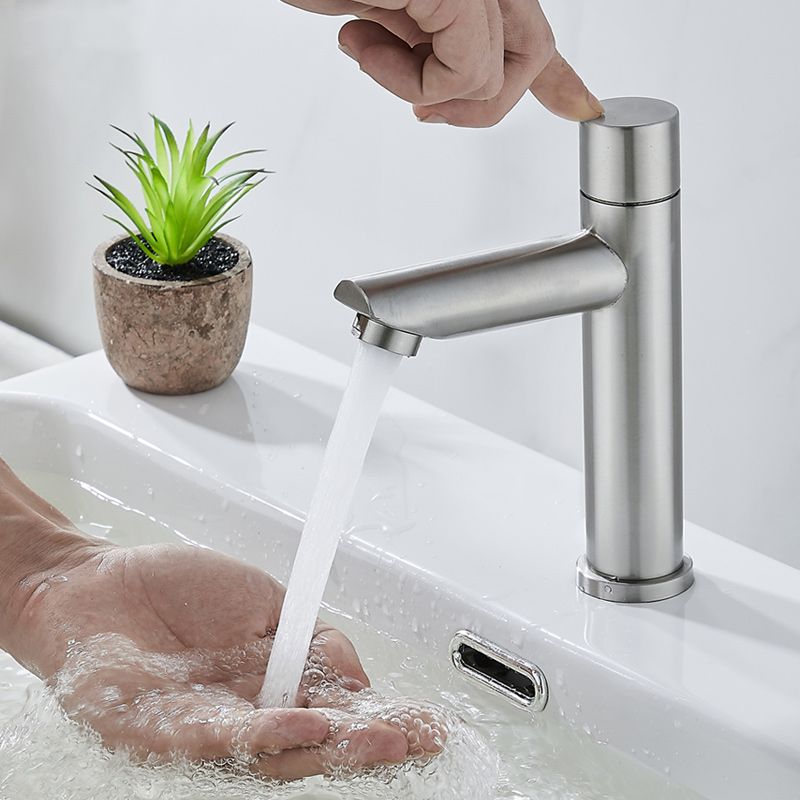 BowLift | Modern Low Arc Basin Faucet with Single Lever Bathroom Sink Faucet