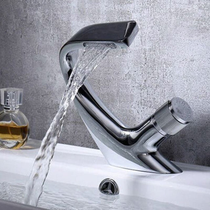 BowLift | Contemporary Container Copper Brass Knob Handle Low Arch Container Faucet