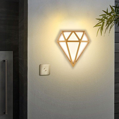 BowLift | Energy-saving light that will illuminate your garden for many years