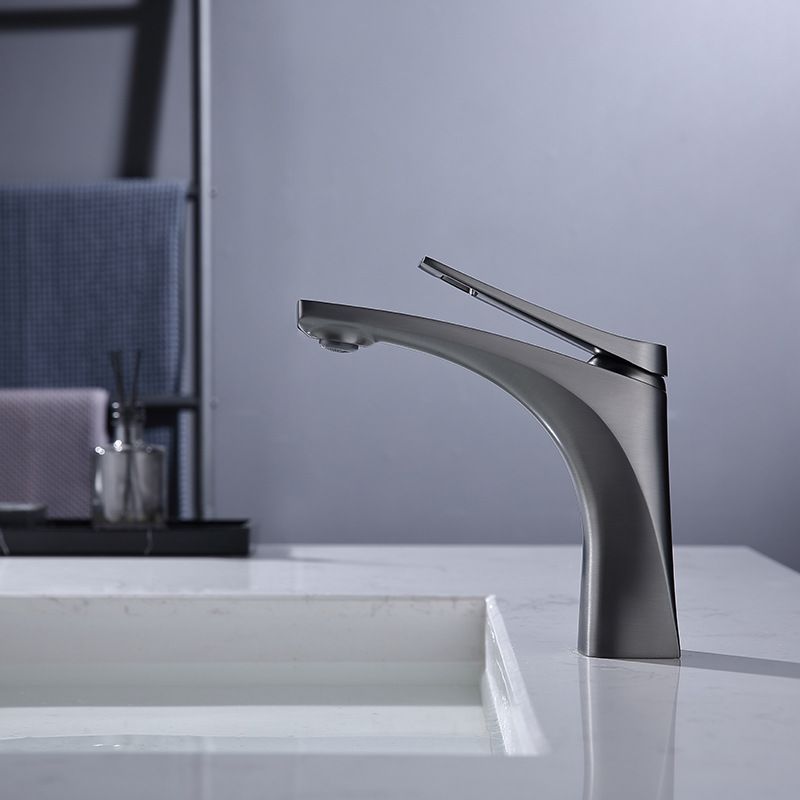 BowLift | Modern Vessel Faucet Brass Lever Handles Low Arc with Water Hose Bathroom Vessel Faucet