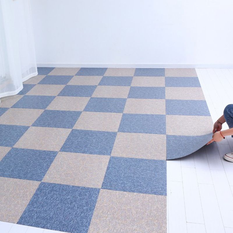 BowLift | Scratch-resistant plastic floor tiles with straight edge for peeling and sticking