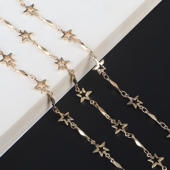 Star-Decorated Eyewear Chain Bowlift