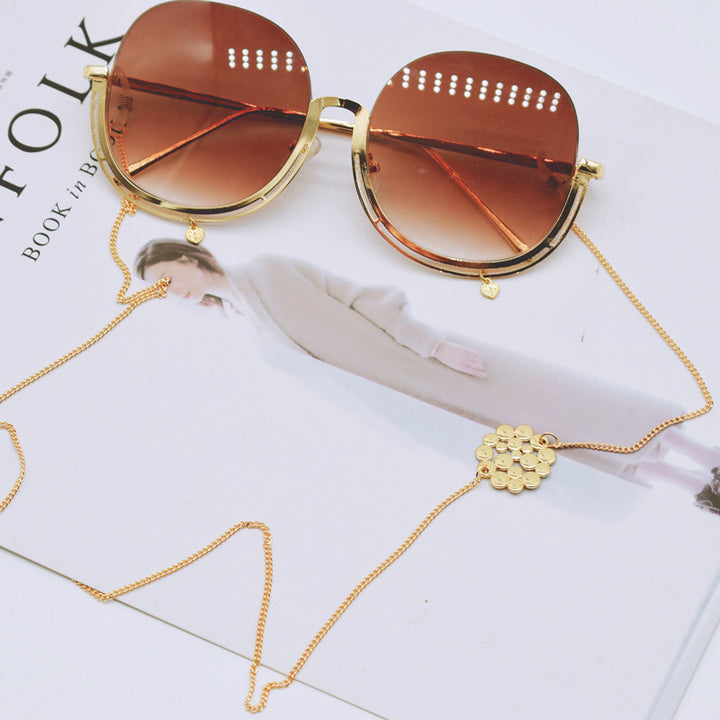 Elegant Layered Chain Eyewear Holder Bowlift