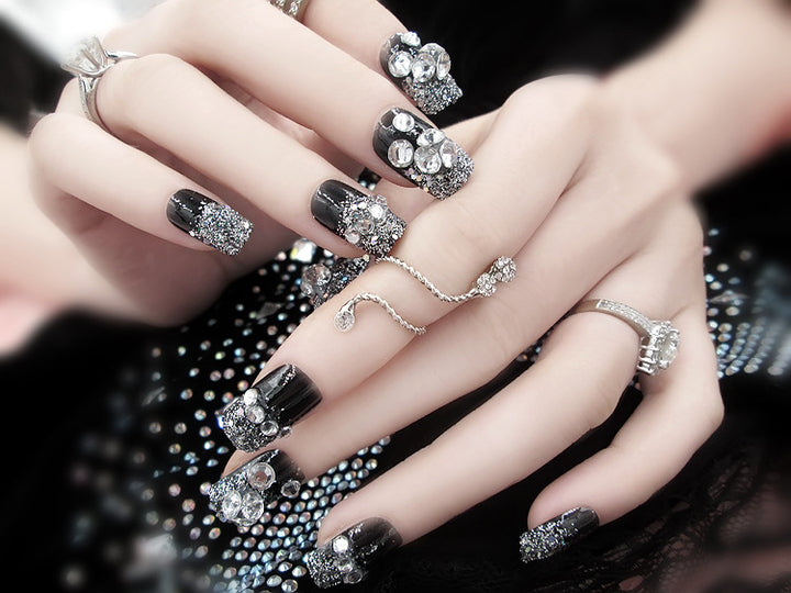 Artificial nails with delicate floral decorations Bowlift
