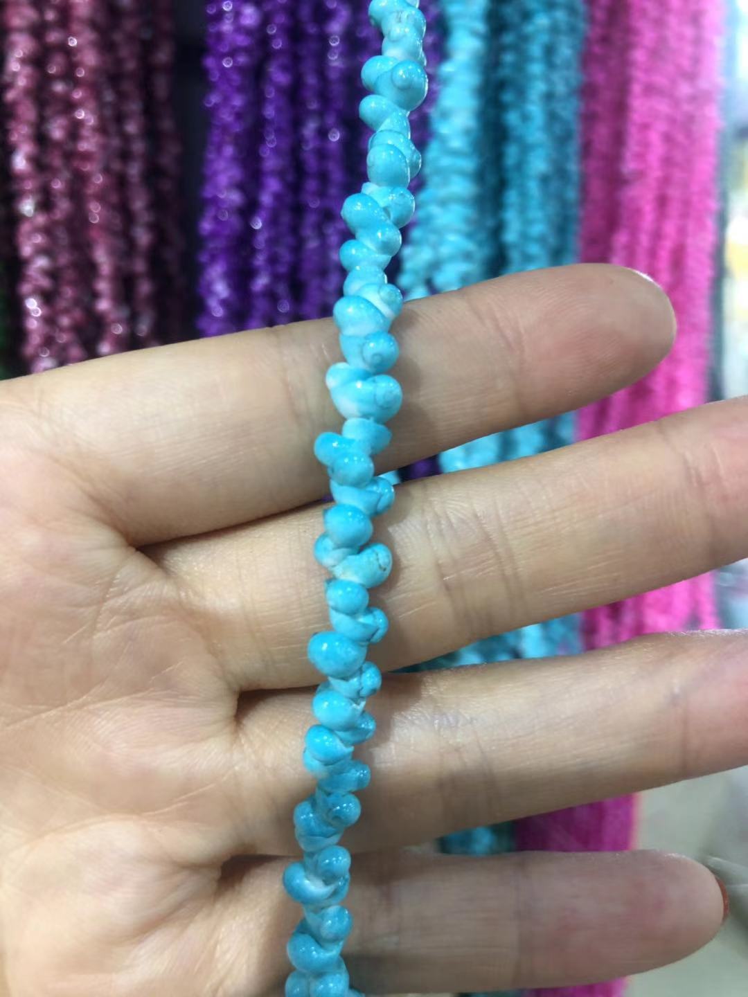 Beaded Eyewear Chain Bowlift