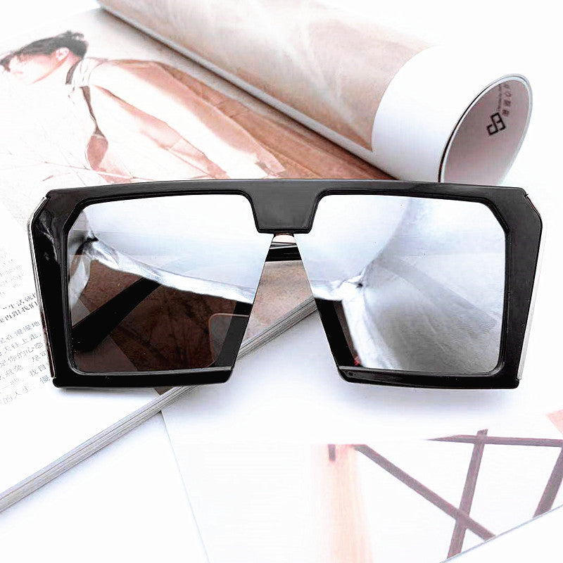 Ladies stylish geometric sunglasses in angular design Bowlift