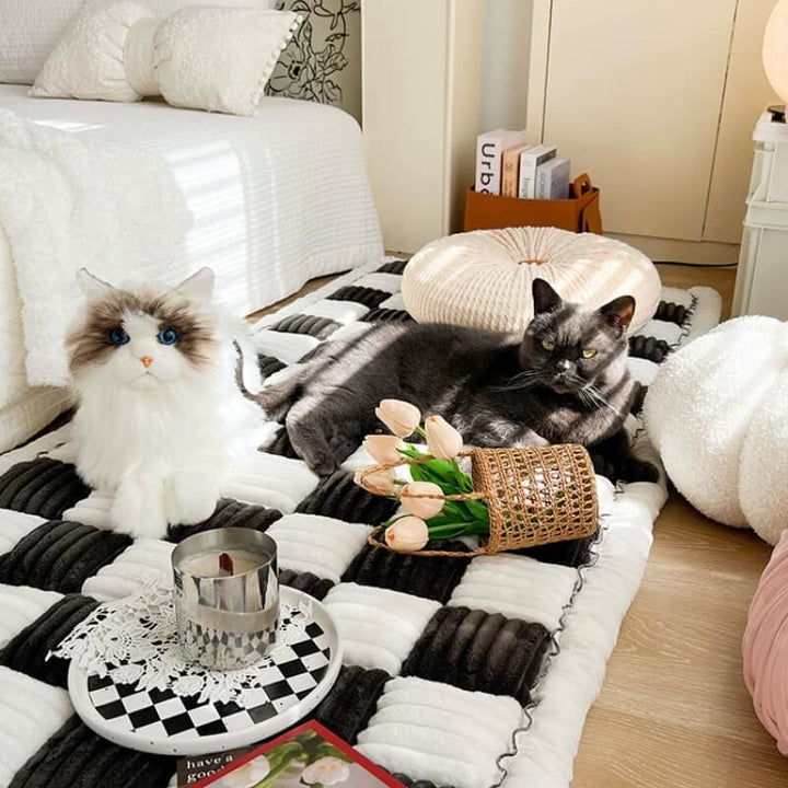 CozyCover – Elegant Blanket for Pet and Human Bowlift
