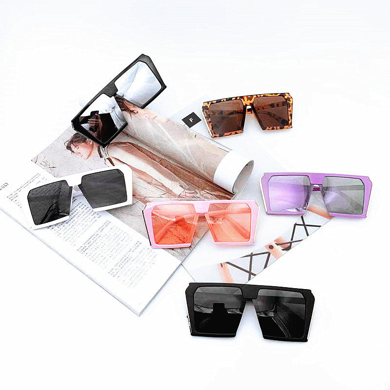 Ladies stylish geometric sunglasses in angular design Bowlift