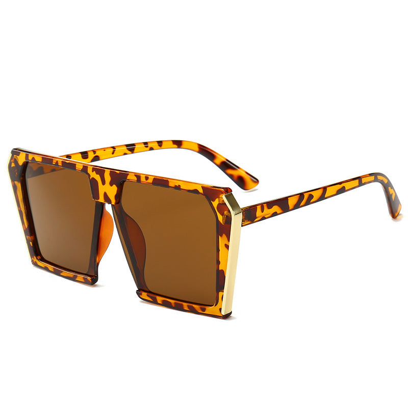 Ladies stylish geometric sunglasses in angular design Bowlift
