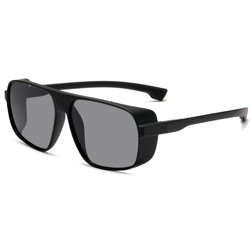 Women's sporty sunglasses with a sturdy frame and polarized lenses Bowlift