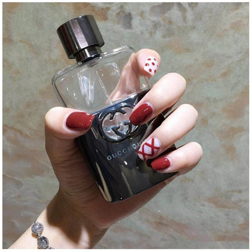 Luxurious fragrance bottle Bowlift