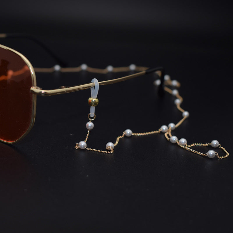 Elegant Multi-Strand Pearl Eyewear Chain Bowlift