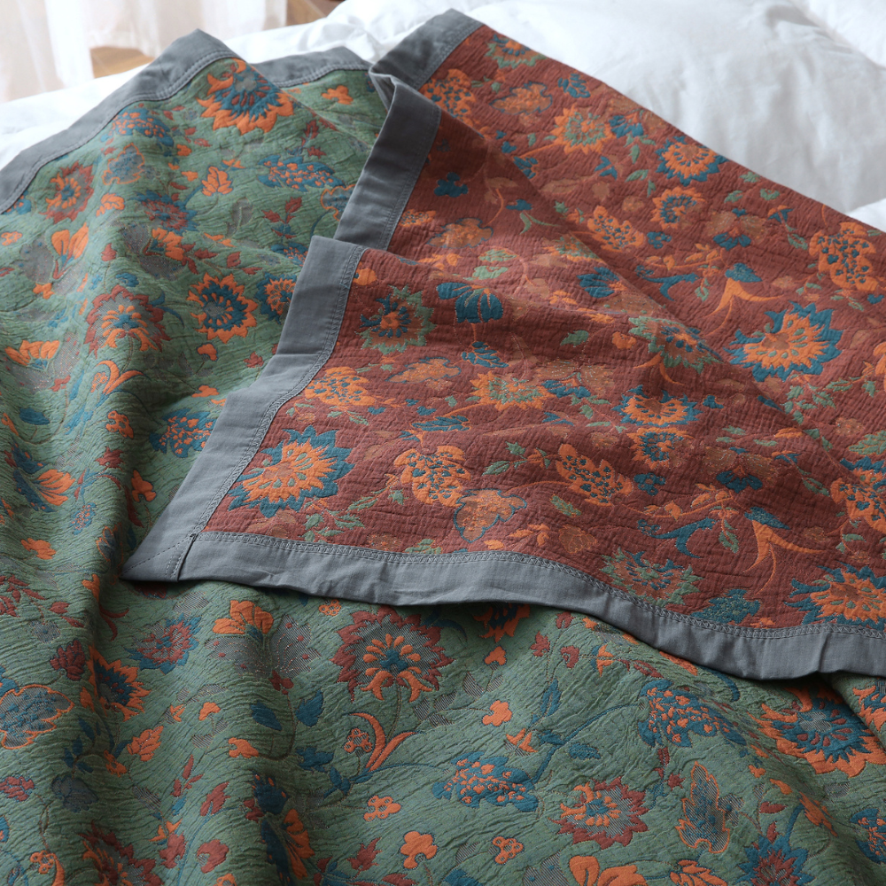 BowLift | Gothel™ Retro Flower Blanket – Luxury Vintage Atmosphere