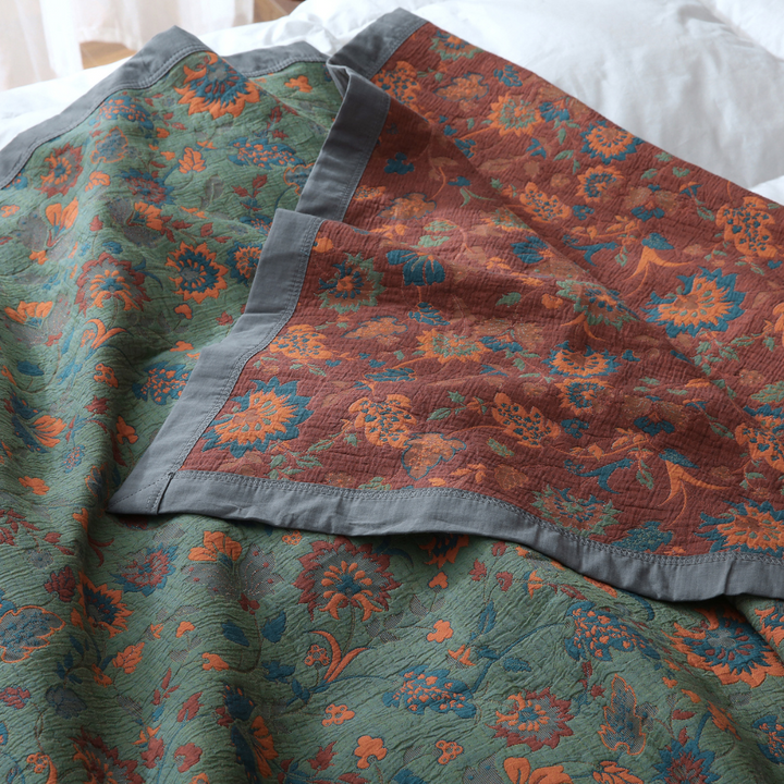 BowLift | Gothel™ Retro Flower Blanket – Luxury Vintage Atmosphere