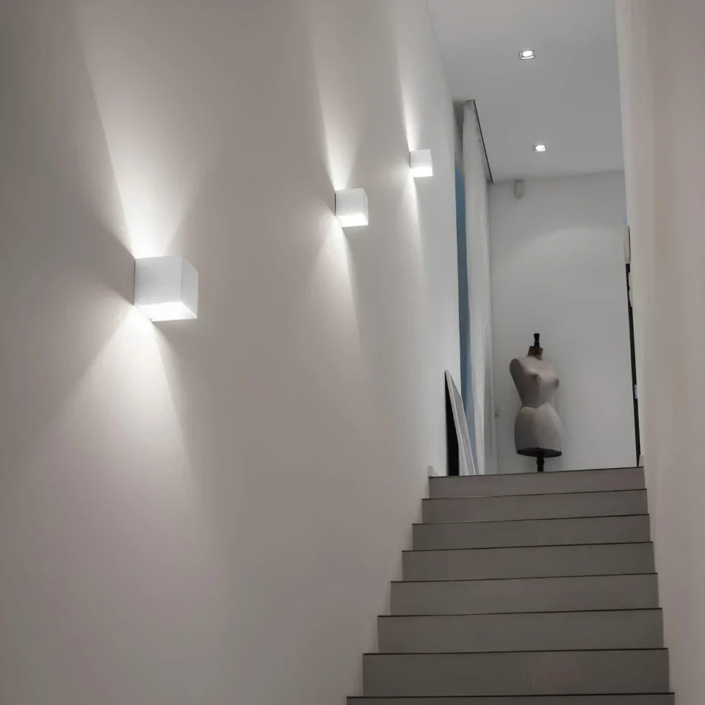 BowLift | Modern Black Aluminium Wall Light