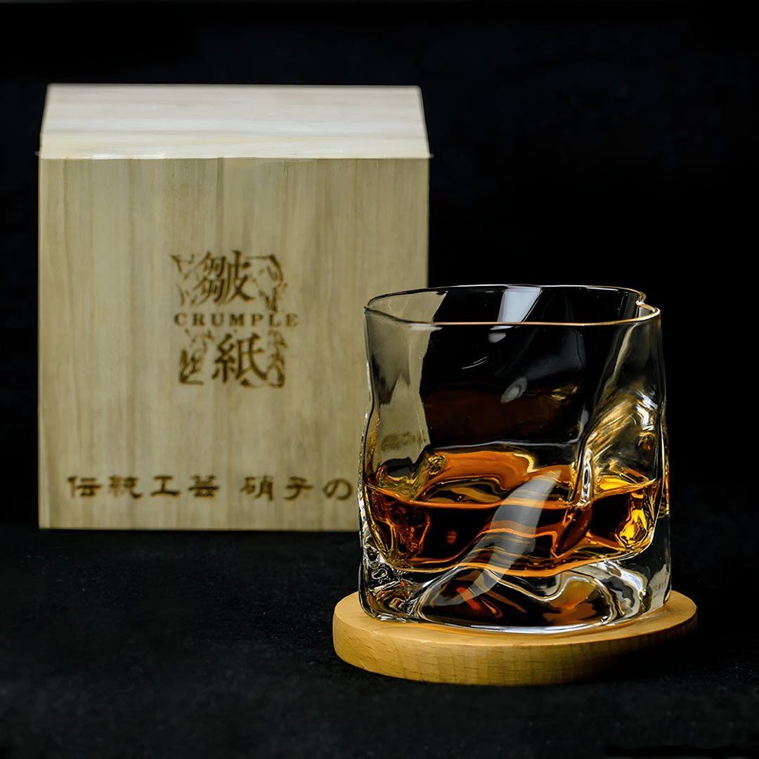 Whiskey glass in Edo Kiriko style – Handcut with unique crumple design | Bowlift